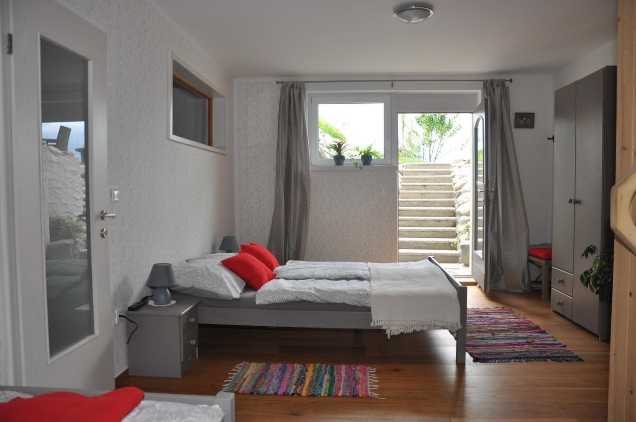 Apartma Romana Spodnji Otok Exteriör bild